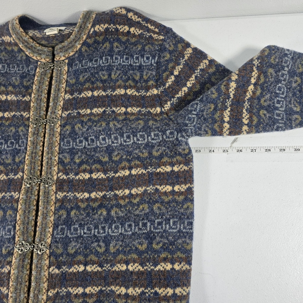 Cambridge Dry Goods Womens Medium Blue Wool Fair Isle Cardigan Nordic Clasp - Picture 3 of 7